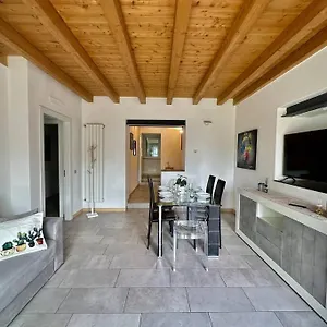 Apartment Near Train Station Luxury House 5 Beds, Bergamo